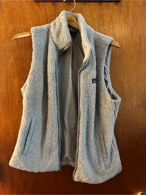 Patagonia Sherpa Fleece Vest in Light Gray